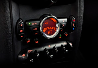 Подержанный автомобиль MINI Countryman 2015 года (25 фото)