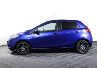 Подержанный автомобиль Mazda 2 Hatchback 2008 года (8 фото)