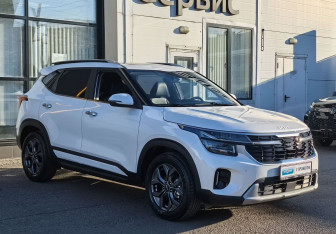 Подержанный автомобиль Kia Seltos 2025 года (3 фото)