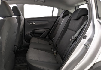 Подержанный автомобиль Kia Rio Hatchback 2021 года (17 фото)