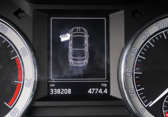 Подержанный автомобиль Skoda Octavia Liftback 2017 года (14 фото)