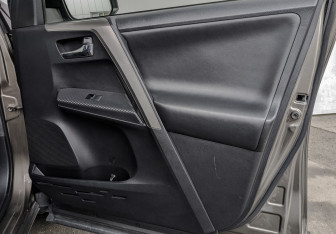 Подержанный автомобиль Toyota RAV4 2014 года (24 фото)