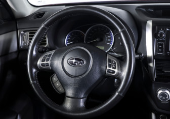 Подержанный автомобиль Subaru Forester Suv 2011 года (13 фото)