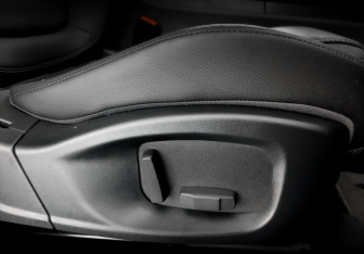 Подержанный автомобиль Jaguar E-Pace 2018 года (25 фото)