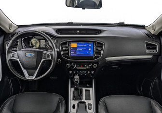 Подержанный автомобиль Geely Emgrand 7 2018 года (14 фото)