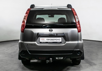 Подержанный автомобиль Nissan X-Trail 2008 года (6 фото)