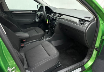 Подержанный автомобиль Skoda Rapid Liftback 2018 года (13 фото)