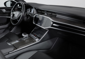 Подержанный автомобиль Audi A6 Sedan 2021 года (9 фото)