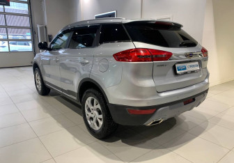 Подержанный автомобиль Geely Atlas 2021 года (6 фото)