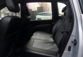 Подержанный автомобиль Hyundai Matrix 2006 года (10 фото)