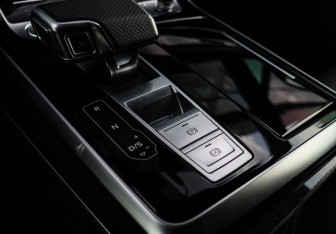 Подержанный автомобиль Audi Q7 2020 года (29 фото)