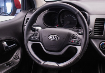 Подержанный автомобиль Kia Picanto 2011 года (14 фото)