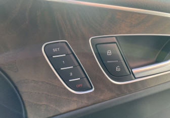 Подержанный автомобиль Audi A7 2011 года (24 фото)