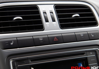 Подержанный автомобиль Volkswagen Polo Sedan 2017 года (20 фото)