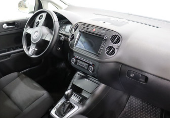 Подержанный автомобиль Volkswagen Golf Plus 2013 года (10 фото)