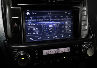 Подержанный автомобиль Toyota Land Cruiser Prado 2011 года (17 фото)