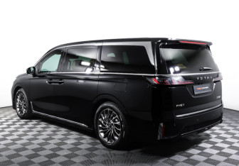 Подержанный автомобиль Voyah Dream 2023 года (7 фото)