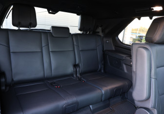 Подержанный автомобиль Toyota Sequoia 2022 года (12 фото)