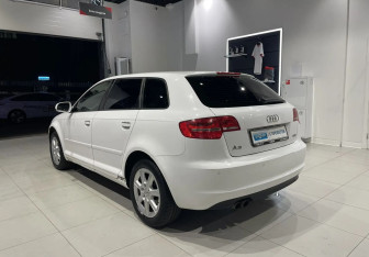 Подержанный автомобиль Audi A3 Hatchback 2011 года (6 фото)
