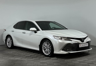 Подержанный автомобиль Toyota Camry Sedan 2019 года (3 фото)