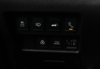 Подержанный автомобиль Nissan Pathfinder 2016 года (22 фото)
