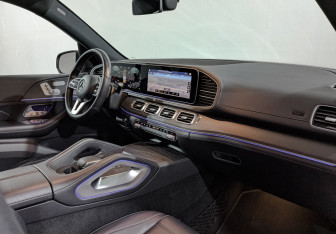 Подержанный автомобиль Mercedes-Benz GLE 2021 года (12 фото)