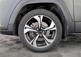 Подержанный автомобиль Москвич 3 2023 года (18 фото)