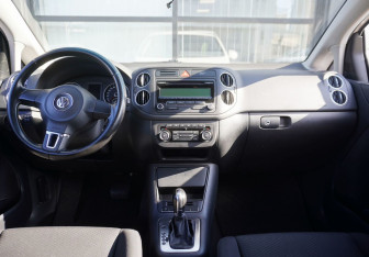 Подержанный автомобиль Volkswagen Golf Plus 2011 года (12 фото)
