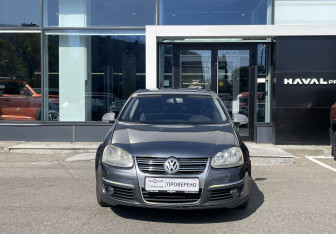 Подержанный автомобиль Volkswagen Jetta Sedan 2008 года (2 фото)