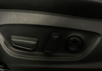 Подержанный автомобиль Toyota Camry Sedan 2023 года (38 фото)