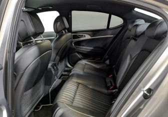 Подержанный автомобиль Genesis G70 2021 года (12 фото)