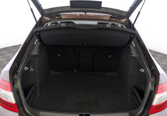 Подержанный автомобиль Skoda Octavia Liftback 2016 года (10 фото)