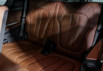 Подержанный автомобиль BMW X7 2022 года (18 фото)