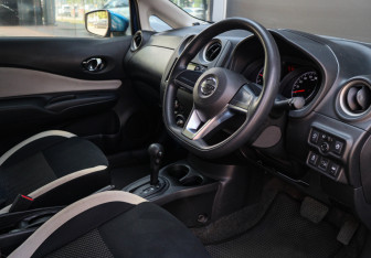 Подержанный автомобиль Nissan Note 2017 года (12 фото)