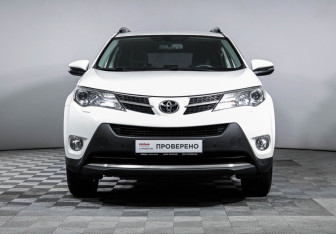 Подержанный автомобиль Toyota RAV4 2014 года (2 фото)