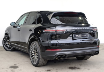 Подержанный автомобиль Porsche Cayenne 2021 года (7 фото)