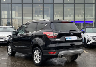 Подержанный автомобиль Ford Kuga 2019 года (7 фото)