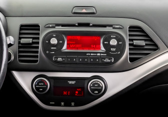 Подержанный автомобиль Kia Picanto 2012 года (15 фото)