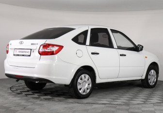 Подержанный автомобиль LADA (ВАЗ) Granta Liftback 2015 года (3 фото)