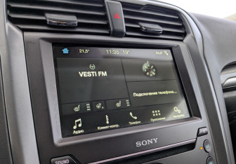 Подержанный автомобиль Ford Mondeo Sedan 2017 года (25 фото)