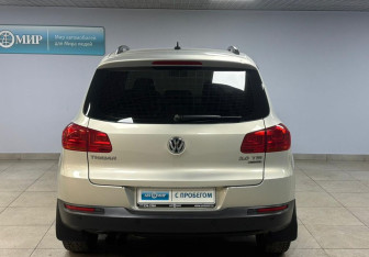 Подержанный автомобиль Volkswagen Tiguan 2012 года (6 фото)