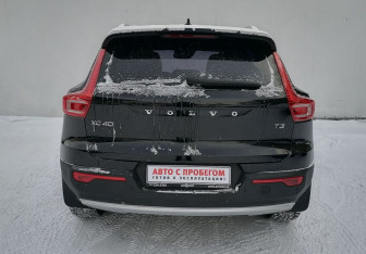 Подержанный автомобиль Volvo XC40 2021 года (6 фото)
