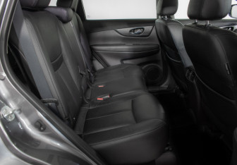 Подержанный автомобиль Nissan X-Trail 2016 года (10 фото)