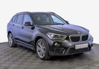 Подержанный автомобиль BMW X1 2018 года (3 фото)