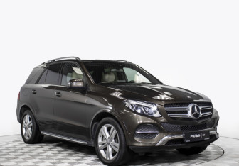 Подержанный автомобиль Mercedes-Benz GLE 2015 года (3 фото)