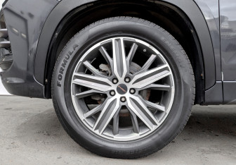 Подержанный автомобиль Exeed LX 2022 года (18 фото)