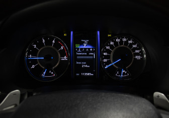 Подержанный автомобиль Toyota Fortuner 2017 года (13 фото)