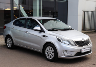 Подержанный автомобиль Kia Rio Sedan 2012 года (3 фото)