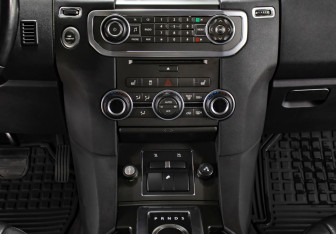 Подержанный автомобиль Land Rover Discovery 2014 года (15 фото)