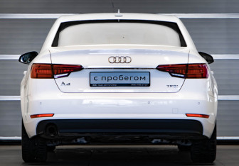 Подержанный автомобиль Audi A4 Sedan 2018 года (5 фото)